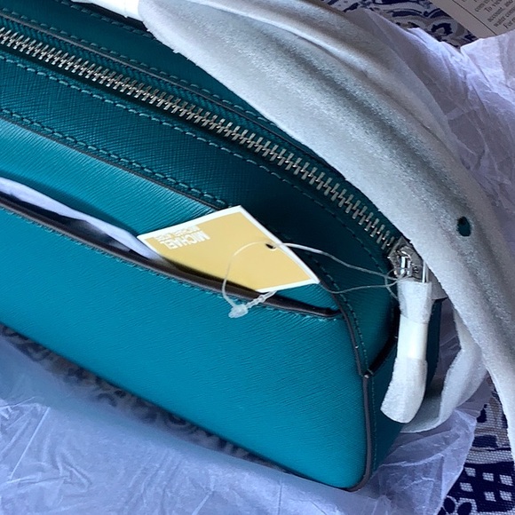 NWT💥Jet Set Large Saffiano Leather Crossbody Bag. Wrapped in original pa… - Picture 6 of 7